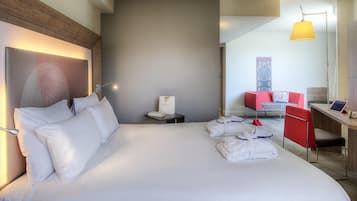 Chambre Exécutive, 1 grand lit | Literie de qualité supérieure, articles gratuits dans le mini-bar