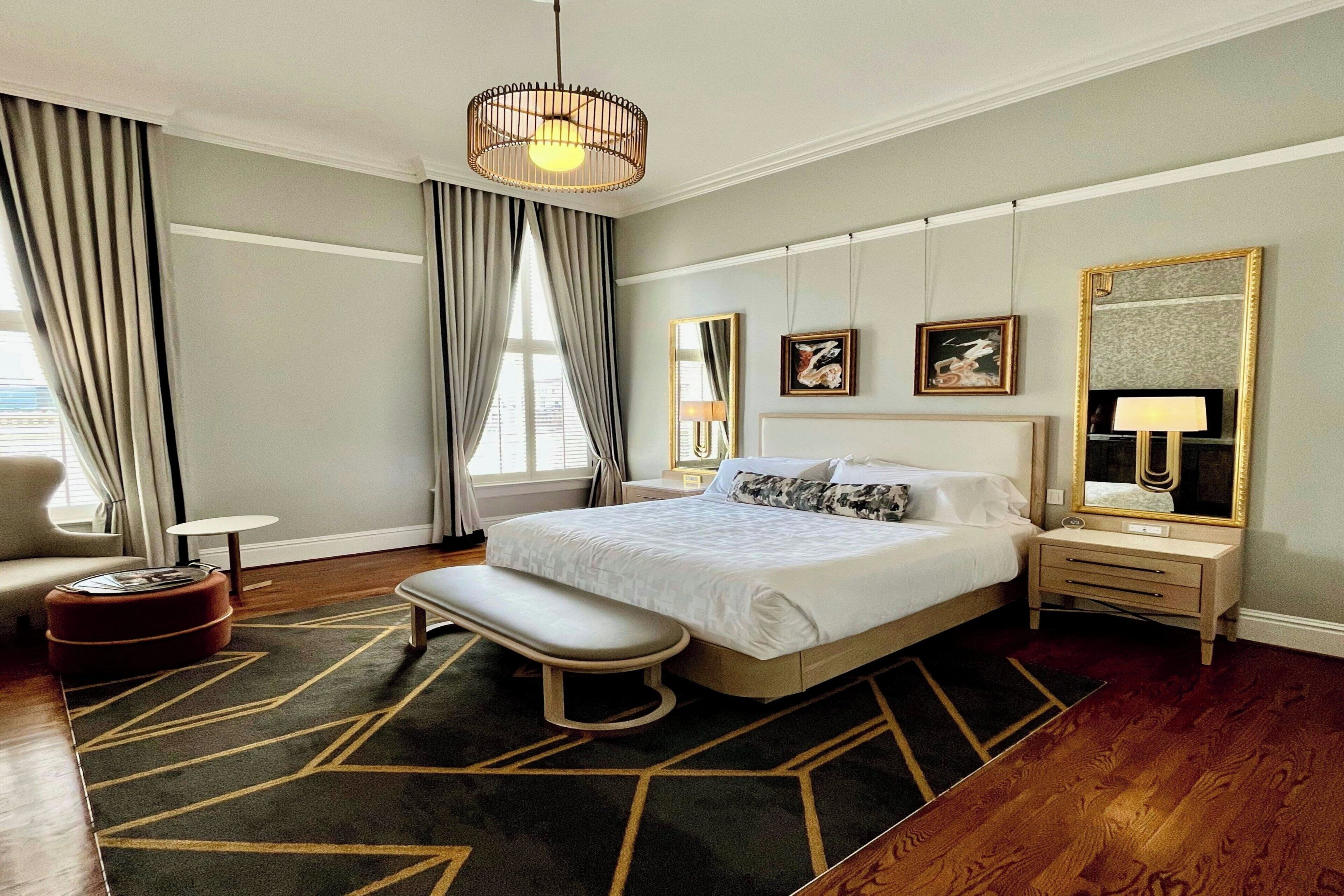 고급 침구, 필로우탑 침대, 객실 내 금고, 노트북 작업 공간