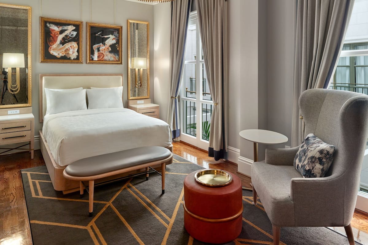 Room, 1 Queen Bed | 1 bedroom, premium bedding, pillow-top beds, in-room safe