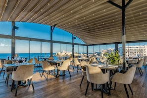 10 restaurants, breakfast, lunch, dinner served; Mediterranean cuisine