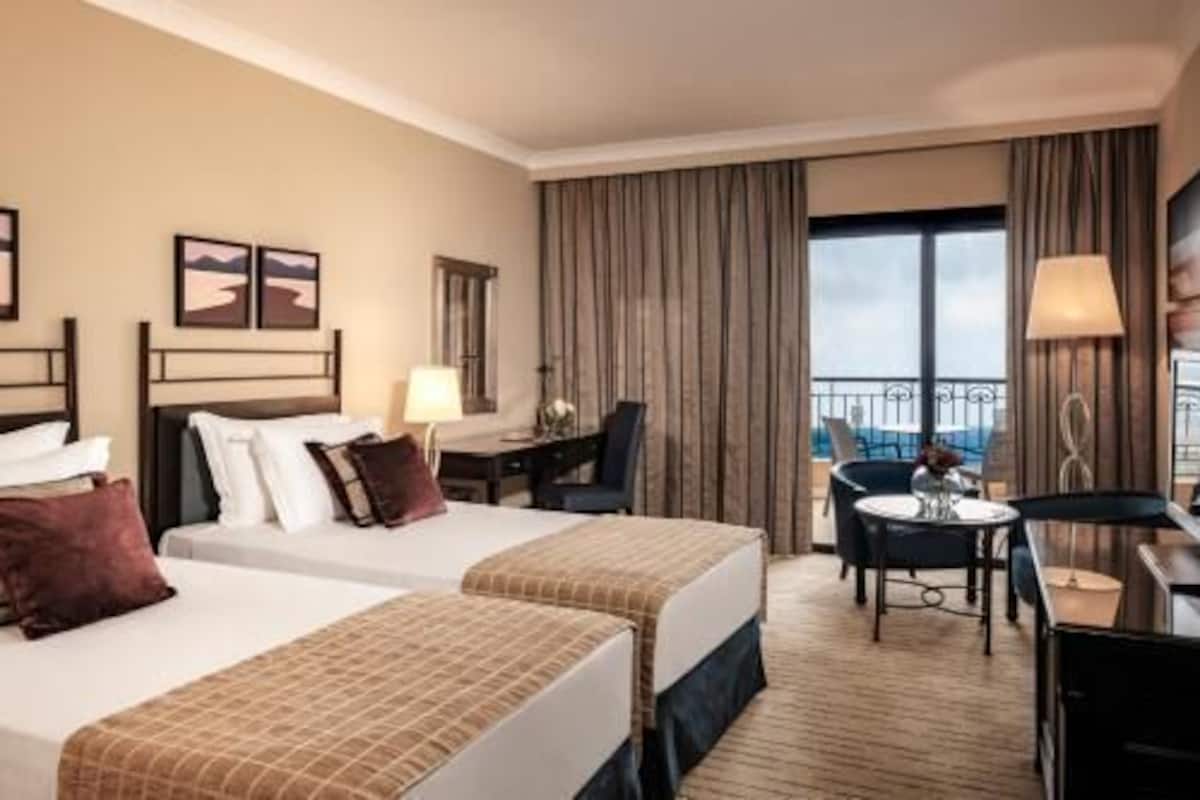 Minibar, in-room safe, iron/ironing board, rollaway beds