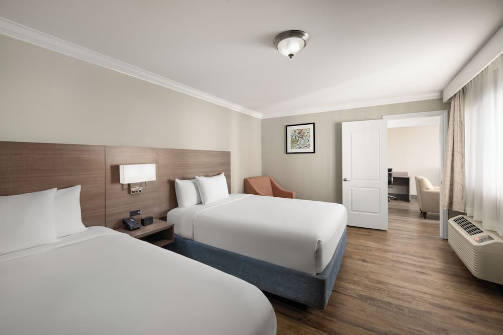 Solara Inn and Suites