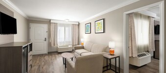 Solara Inn and Suites