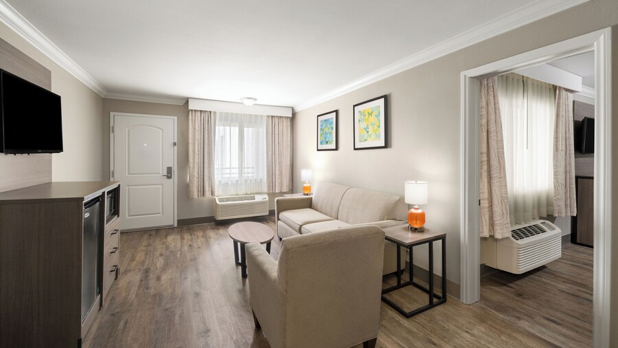 Solara Inn and Suites