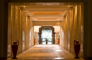 Turkish bath/hammam, body treatments, hydrotherapy, facials, reflexology