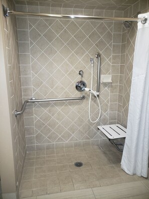 Free toiletries, towels - Holiday Inn Chicago SW-Countryside ConfCtr by IHG (La Grange)