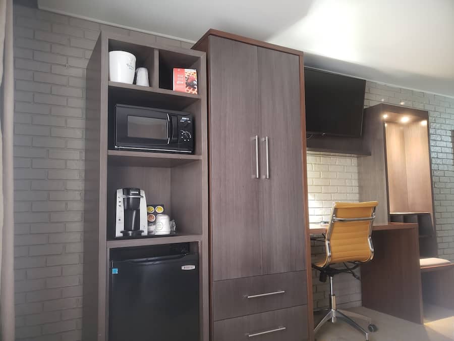 Premium bedding, down duvets, pillow-top beds, desk