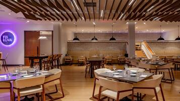 Frühstück und Abendessen