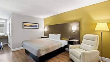 Premium bedding, in-room safe, iron/ironing board