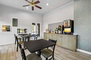 Bao gồm bữa sáng buffet
