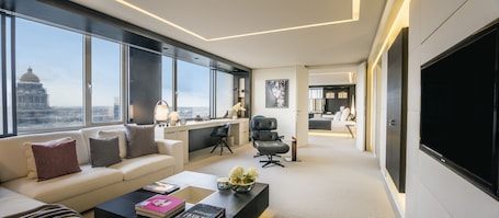 Splendour Suite (lounge access) | City view