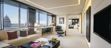 Splendour Suite (lounge access) | City view