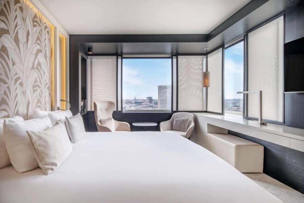 Egyptian cotton sheets, premium bedding, in-room safe, desk