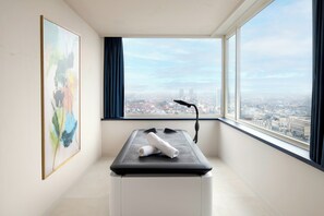 Sauna, steam room, body treatments, hot stone massages