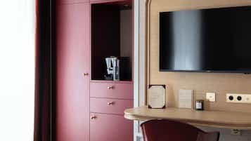 Premium bedding, pillow-top beds, minibar, in-room safe
