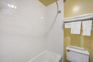 Standardzimmer, 1 Queen-Bett, Nichtraucher | Badezimmer