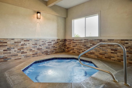 Indoor pool. Best Western Blackfoot Inn