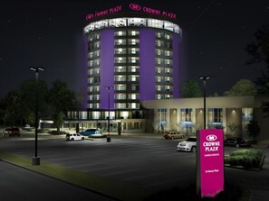 Front of property - Crowne Plaza Saddle Brook by IHG (Saddle Brook)