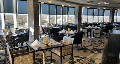 Crowne Plaza Saddle Brook by IHG