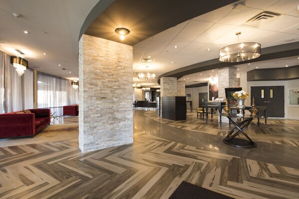 Coin salon dans le hall