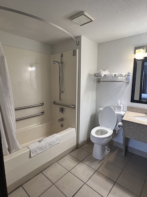 Bathtub, free toiletries, hair dryer, towels