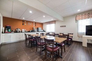 Café da manhã continental grátis todos os dias