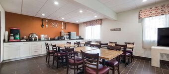 Ramada by Wyndham Effingham