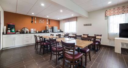 Ramada by Wyndham Effingham