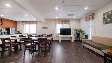 Free daily continental breakfast