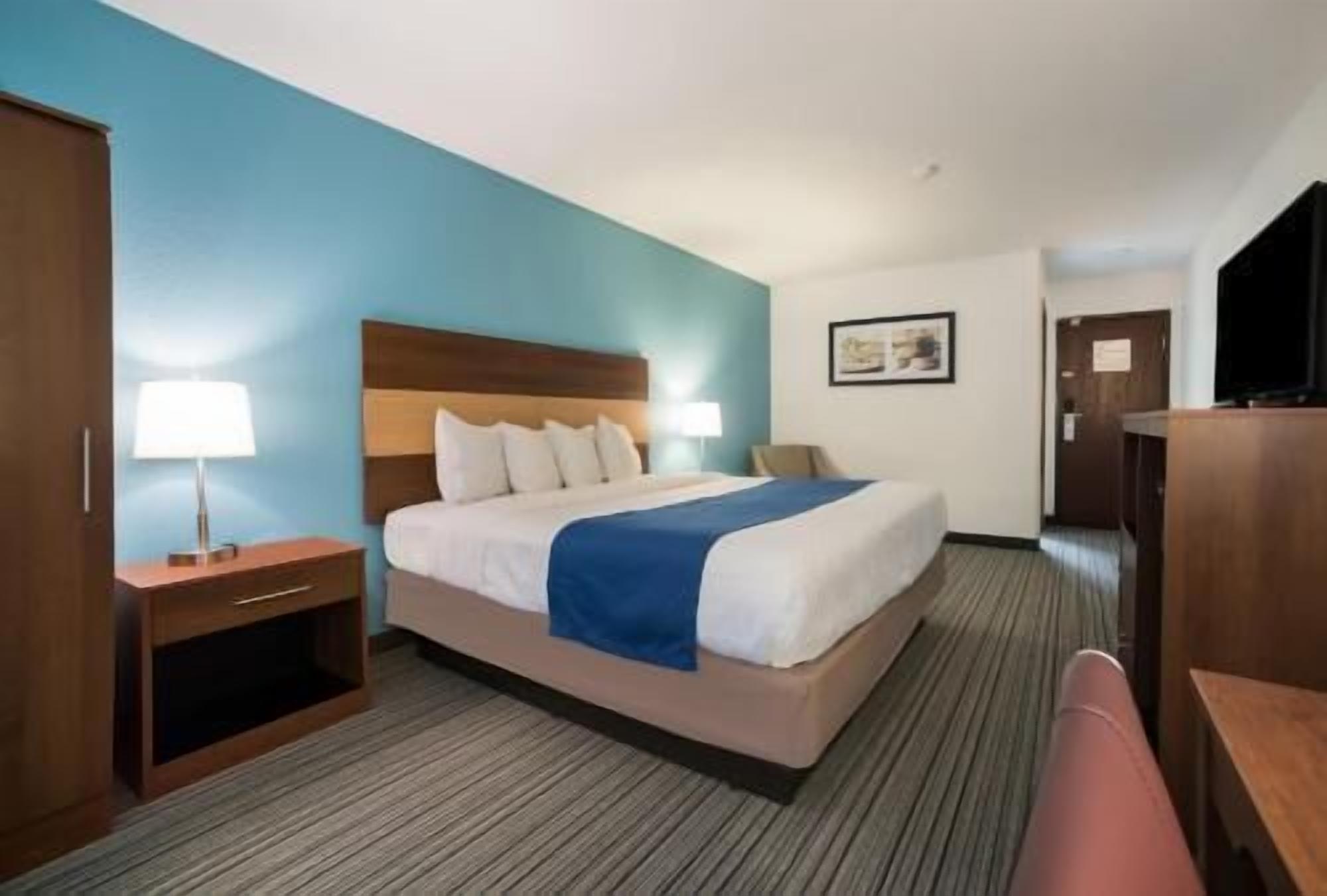In-room safe, desk, laptop workspace, blackout drapes