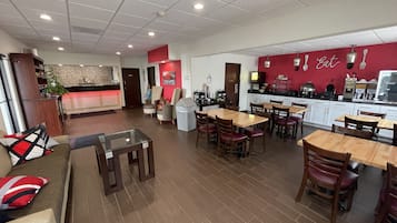 Café da manhã continental grátis todos os dias