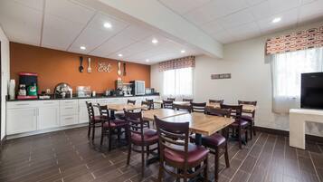 Free daily continental breakfast