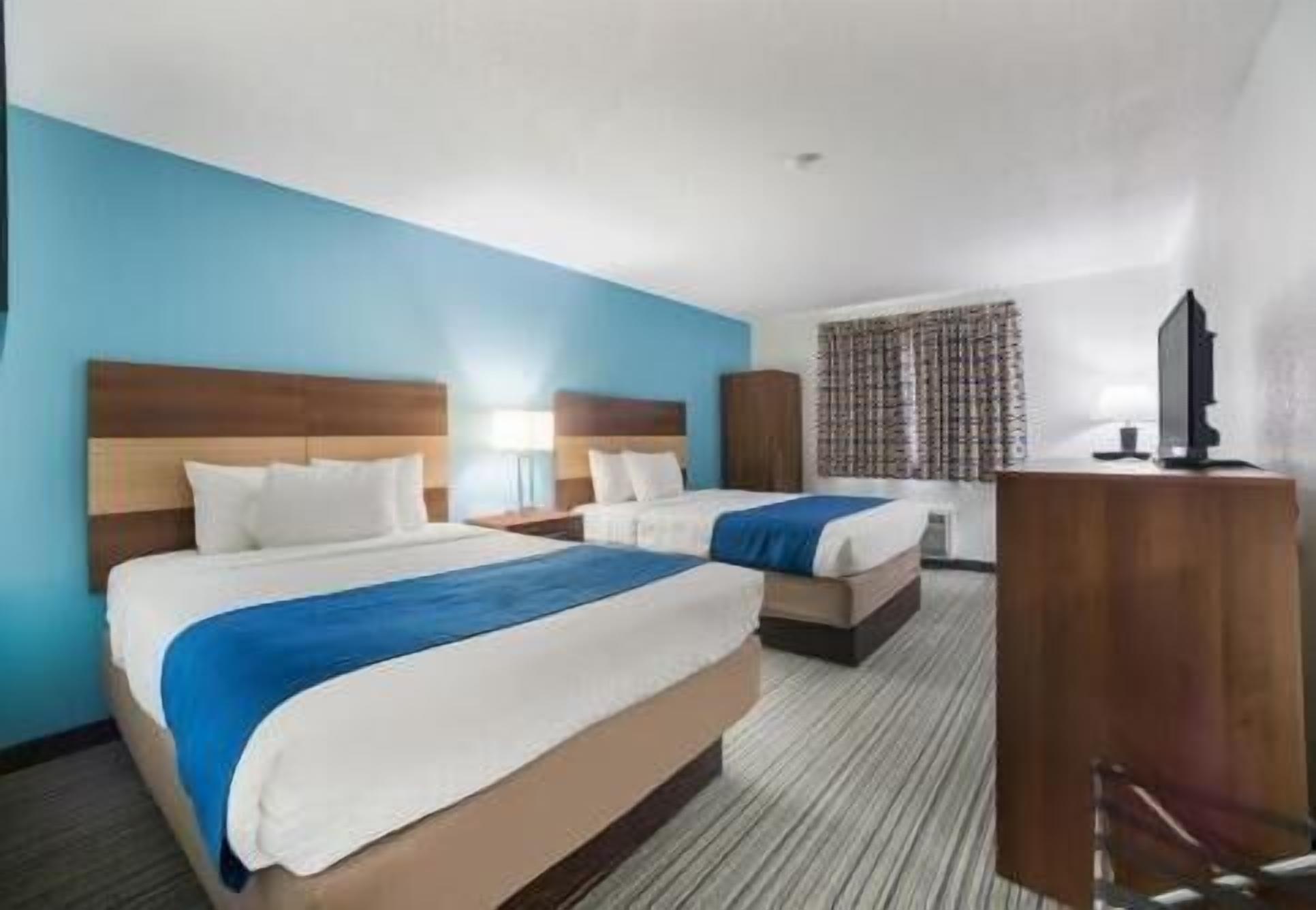 In-room safe, desk, laptop workspace, blackout drapes