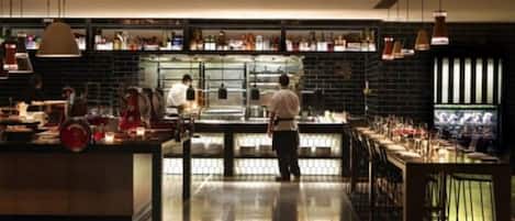 Breakfast, lunch, dinner served; Italian cuisine