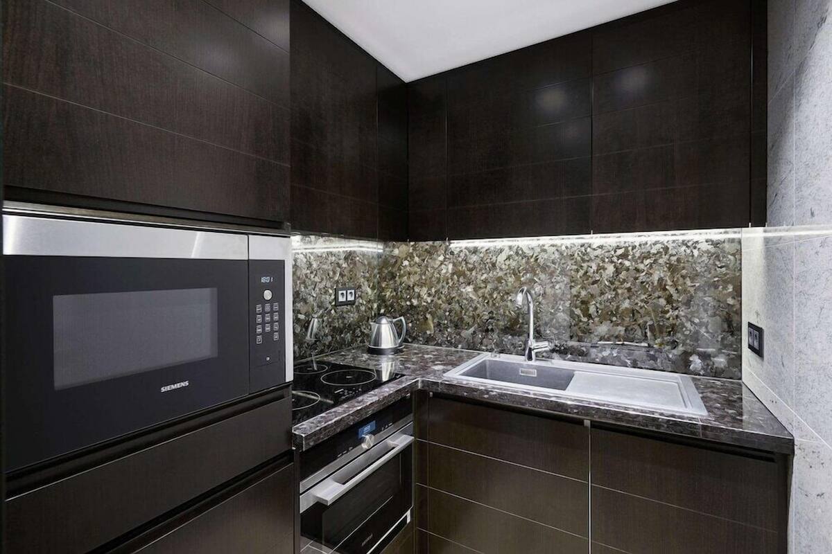 Private kitchen | Espresso maker, electric kettle, high chair