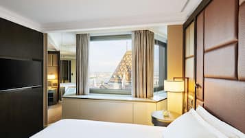 Suite junior, 1 cama King size, para no fumadores (Danube) | Minibar y caja de seguridad en la habitación