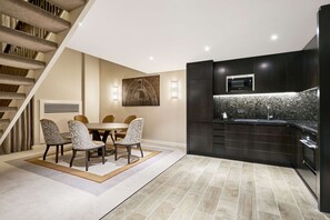 Apartment, 2 Bedrooms | Private kitchen
