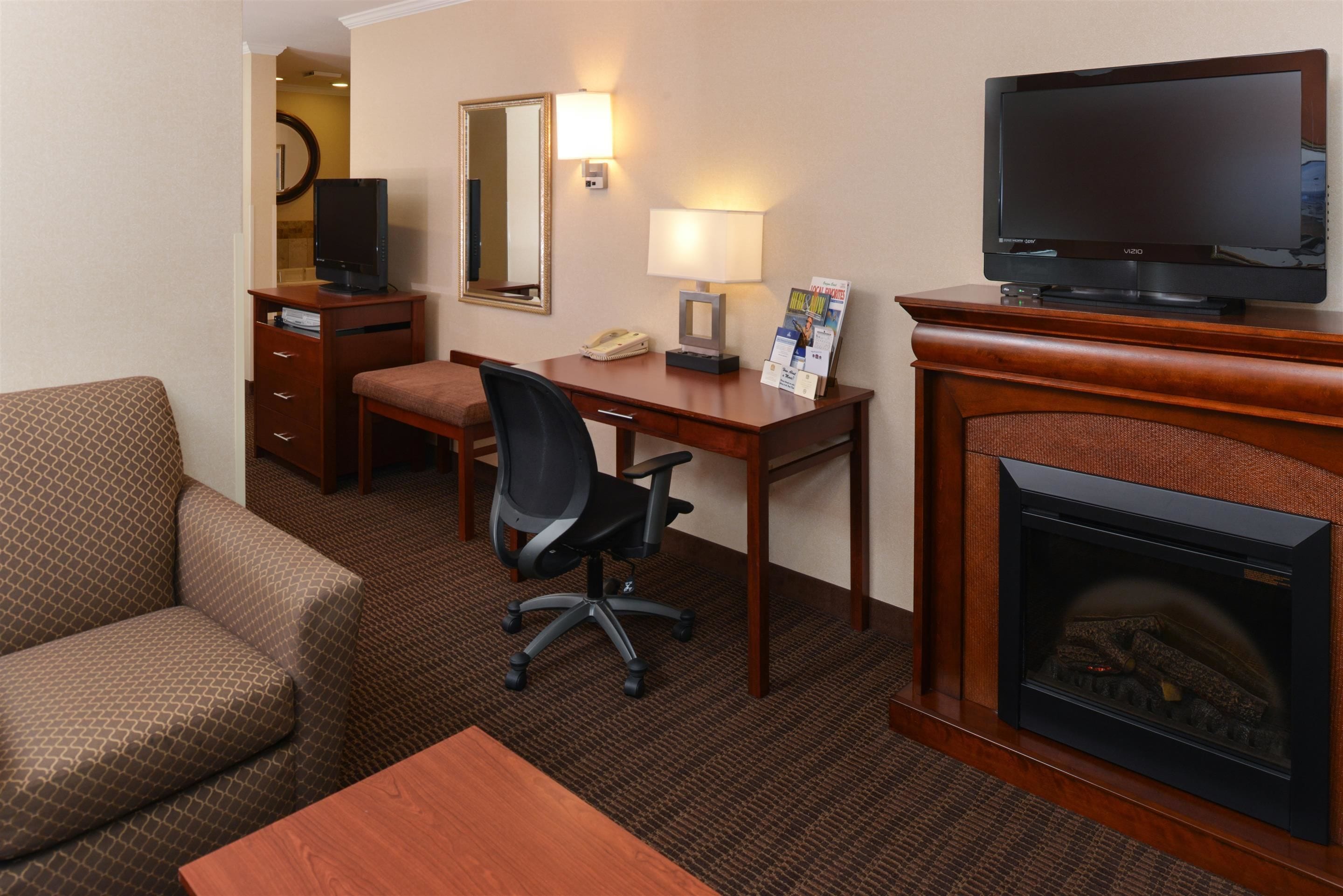 suite, 1 king bed, non smoking, jetted tub (oversized room) | premium bedding, pillow-top beds, in-room safe, desk