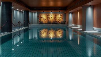 Indendørs pool