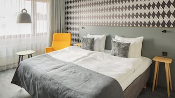 Minibar, pengeskab på værelset, skrivebord, mørklægningsgardiner