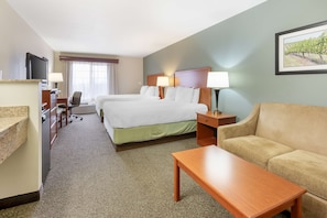 Hypo-allergenic bedding, in-room safe, desk, blackout curtains