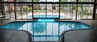 Ramada Plaza & Conf Center by Wyndham Fort Wayne