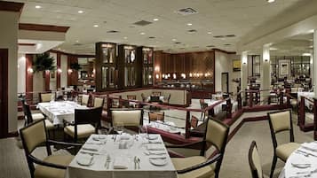 2 restaurants, breakfast, lunch, dinner served; American cuisine