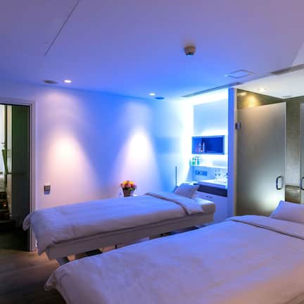 Sauna, hot tub, steam room, body treatments, body scrubs, facials