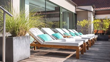 Sauna, bain Ă remous, hammam, soins corporels, gommages corporels