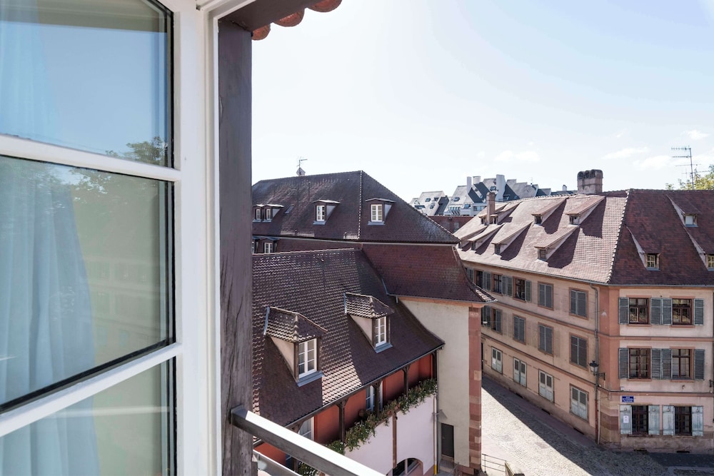 Pavillon Régent Petite France by null