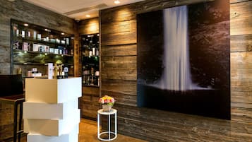 Sauna, hot tub, steam room, body treatments, body scrubs, facials