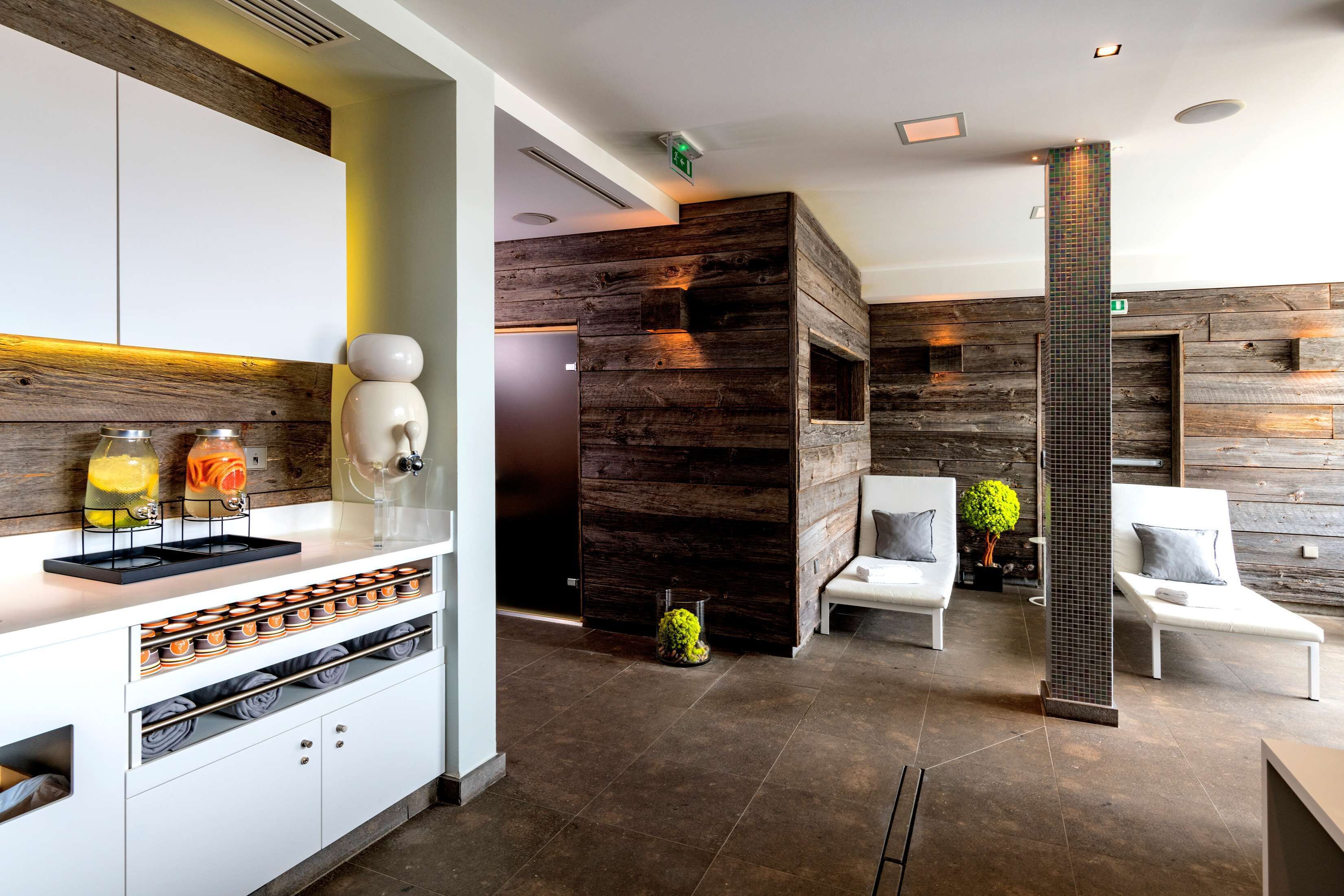 sauna, hot tub, steam room, body treatments, body scrubs, facials