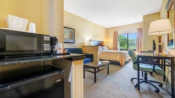 Studio Suite, 1 King Bed with Sofa bed | Premium bedding, pillow-top beds, in-room safe, desk