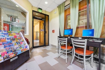 Business center at Mi Casa Hotel